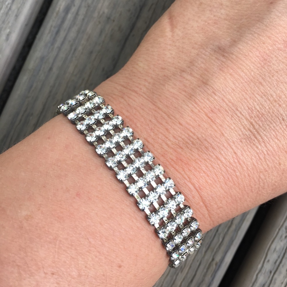 COSTUME JEWELRY - DIAMOND BRACELET